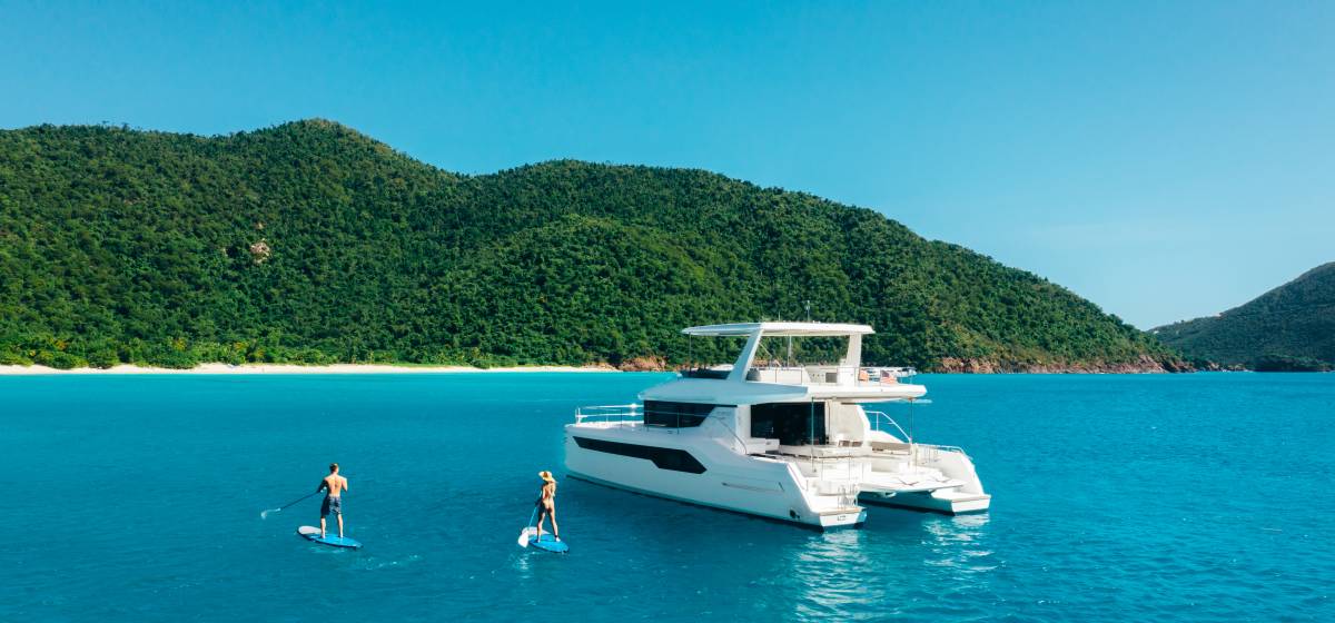 Sailing and paddle boarding in the BVI