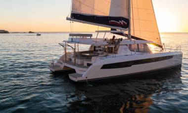 The Moorings 4500