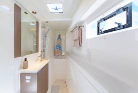 Moorings 5200 – 5 Cabin Catamaran